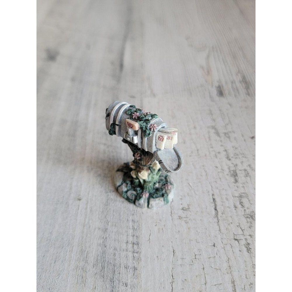 Ivy innocent special delivery 1997 mailbox accessory Xmas